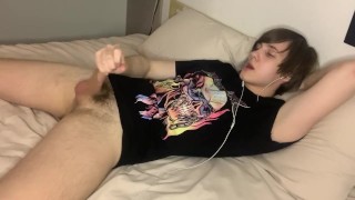 Jerking off on gay porn talking with my friend