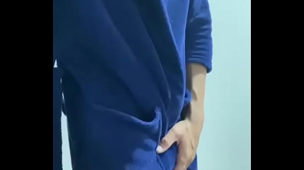 novinho tatuado com tesão