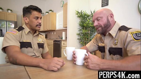Officer Tells the Criminal to Get His Knees Open and Wide – Perps4k