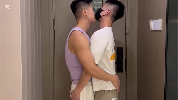 6Body muscle handsome go home fuck bottom bareback