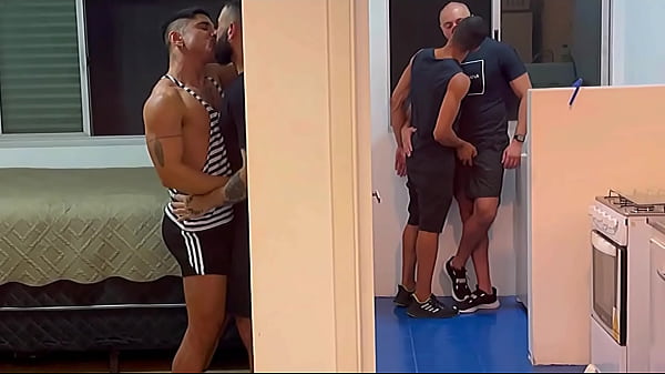 Orgia em São Paulo Desejos Entre Quatro Paredes (Trailer)