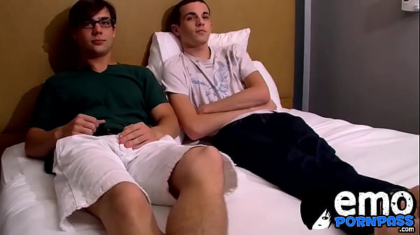 Skinny inexperienced gay doggystyled after sixtynine session